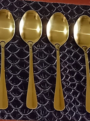 Gold teaspoon set of 6 new