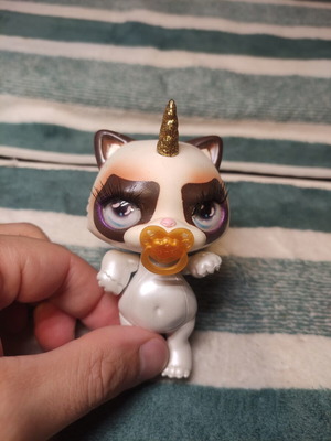 Poopsie Sparkly Critters Drama figure used