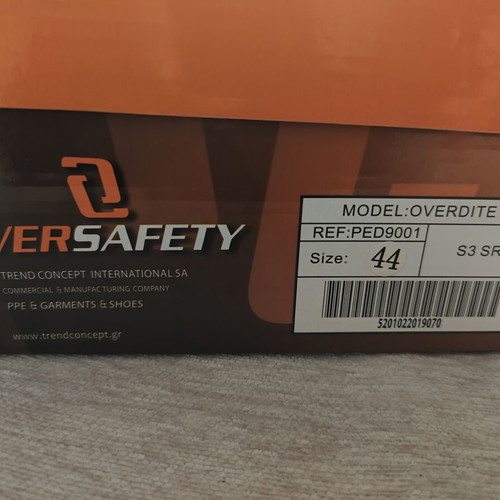 Work shoes new with steel toe, size 44, black
