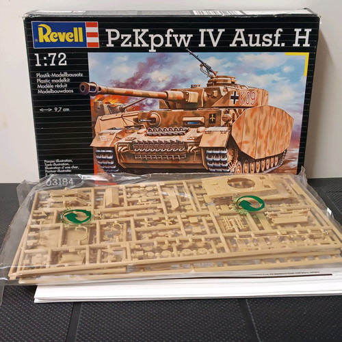 Pzkpfw IV Ausf. H 1:72 tank model kit new by Revell