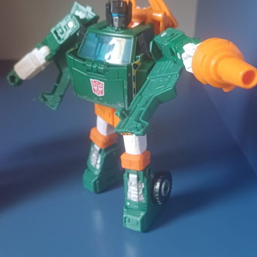 War for Cybertron Voyager and Deluxe class Autobots Grapple and Hoist figures like new