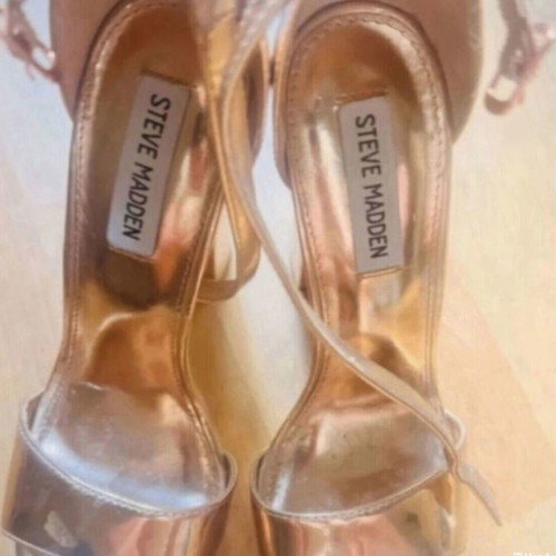 Steve Madden gold platform sandals, size 39