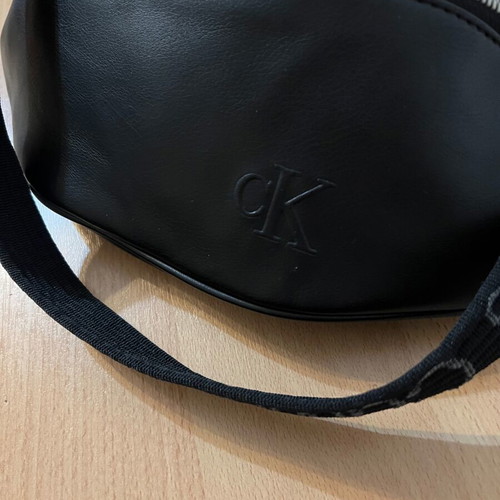 Calvin Klein Banana Bag like new, black