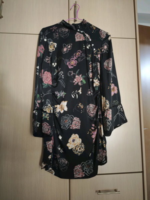 Floral mini Zara dress used, kimono style, size M