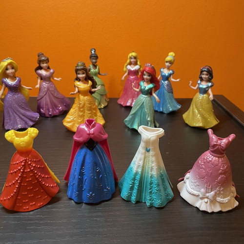 Disney Magiclip princess mini figure set of 8, like new