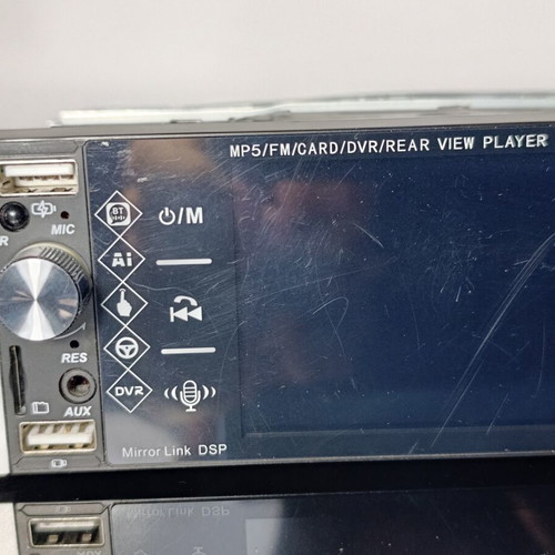 Car stereo 1-DIN with 5" touchscreen, Bluetooth, 3x USB, Apple CarPlay and Android Auto used