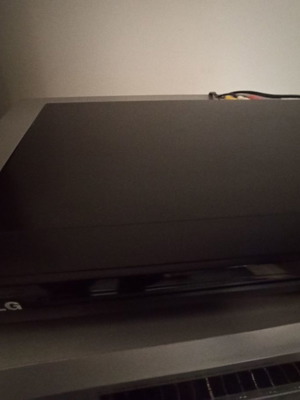 CD και DVD LG σαν καινούργιο με τηλεκοντρόλ