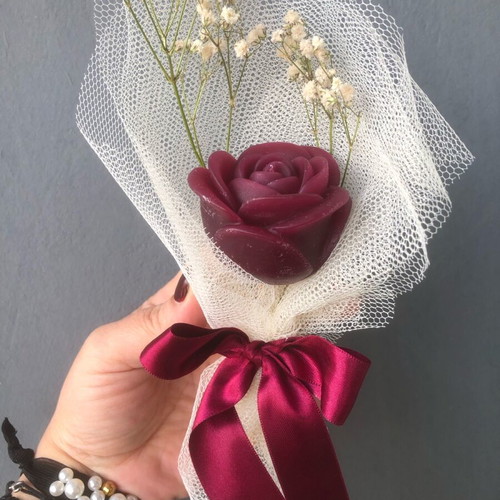 Rose bomboniere new with candle and gypsophila