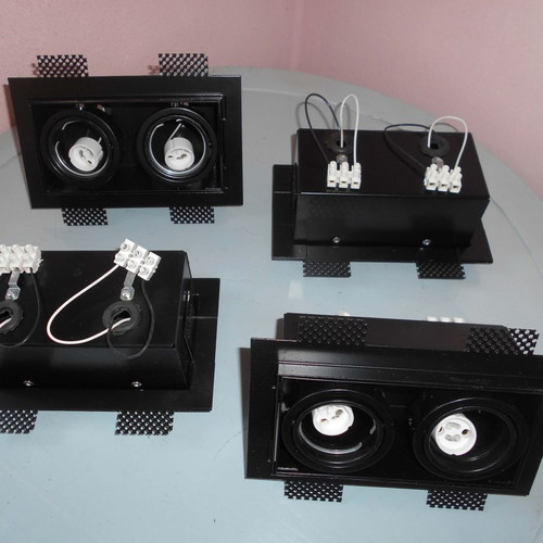 Recessed ceiling light bases with 2 lights each, new, pack of 4