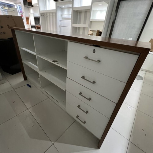 Professional Cashier Furniture used, 180cm width, 60cm depth, 1m height