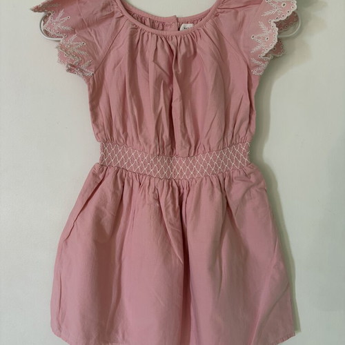 Gap pink dress like new for 4-year-old girl
