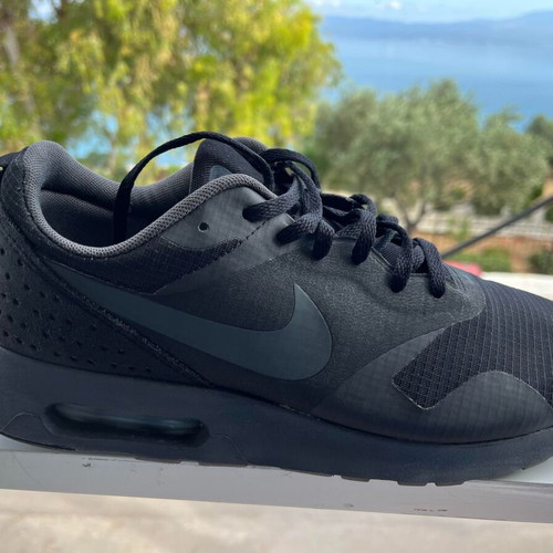 Nike Air Max Tavas sneakers size 42, black