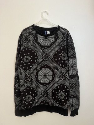 H&M sweatshirt like new, size S, black and white