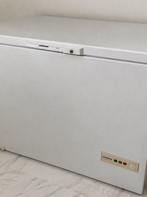 Liebherr GT 2102 chest freezer 199L, like new