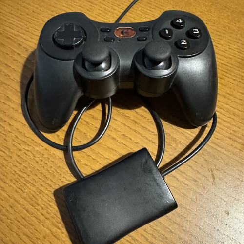 Rumblepad 2 Logitech wireless controller like new for PC
