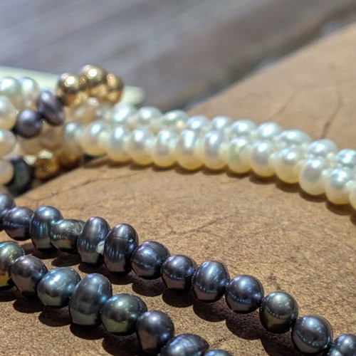 12K Gold Bracelet with Black and White Natural Pearls, 18cm