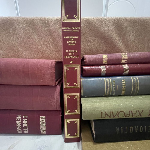 In Search of Lost Time: Swann's Way VII Volume I by Marcel Proust like new