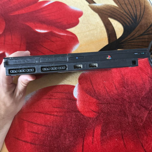 PlayStation 2 modified console used with original Sony controller and memory cards