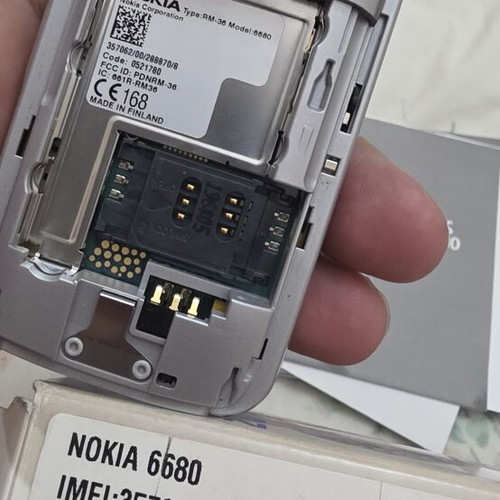 Nokia 6680 phone like new complete with accessories