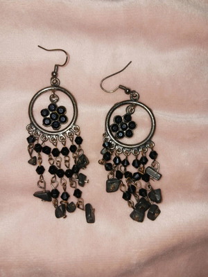 Vintage earrings like new, black
