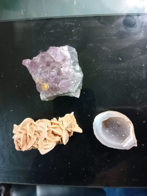 Rocks used, three small: amethyst, desert rose, agate