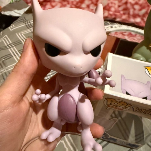 Funko Pop! Mewtwo collectible Pokémon figure like new #581