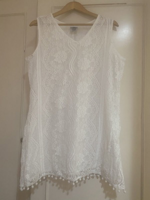 White Lace Sleeveless Tunic Top Cover-Up one size like new