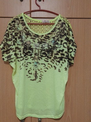 Μπλούζα καλοκαιρινή βισκόζ με διαφανή δαντέλα πίσω πράσινη καινούργια