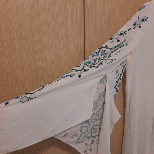Be You kimono jacket like new, size Small with belt