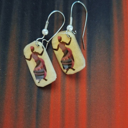 Earrings hanging like new