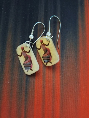 Earrings hanging like new