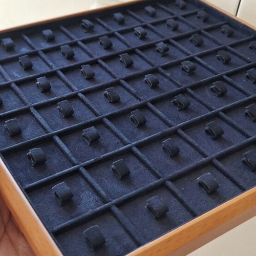 Ring Display Base like new, wooden luxury quality