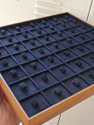 Ring Display Base like new, wooden luxury quality