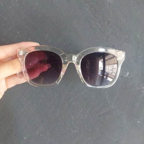 Sunglasses with transparent lightweight acetate frame like new