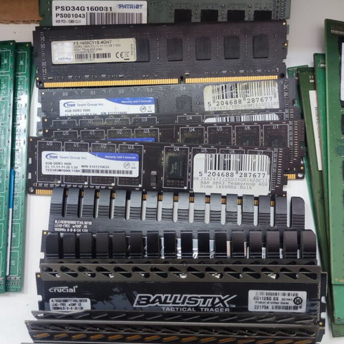 Ram DDR3 4GB DIMMs like new, 50 pieces, 1333MHz and 1600MHz