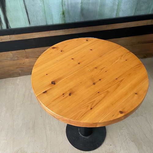 Wooden table like new, height 75, length 60