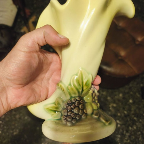 Vintage Hull USA 49 Cornucopia vase like new