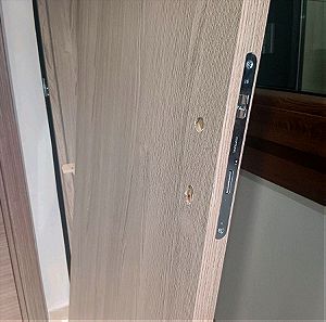 Πόρτα εσωτερική laminate ιδανικό για wc μαζί με το πατάρι