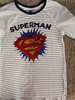 Superman t-shirt used with reversible sequins for 9-10 years old