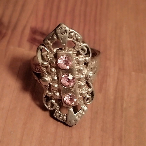 Vintage ring 19.4mm used, pink and silver