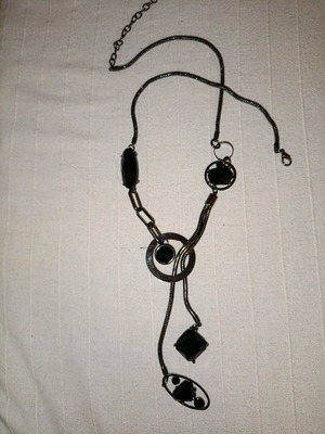 Statement necklace used with black decorative stones