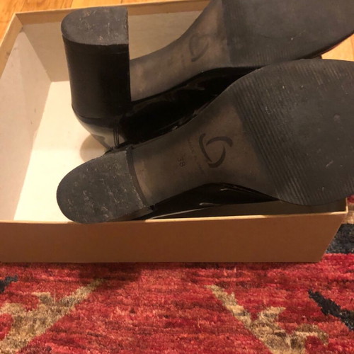 Kanna black patent leather ankle boots size 38 like new