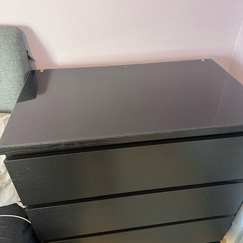 Malm Ikea chest of drawers like new with 4 drawers and glass top