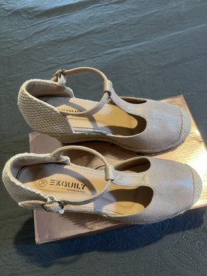 Women's Espadrille Platform Sandals like new, champagne gold