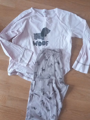 Pajamas for girl 9 years like new