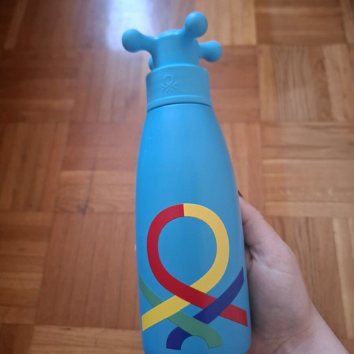 United Colors of Benetton water bottle like new