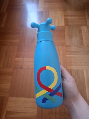 United Colors of Benetton water bottle like new