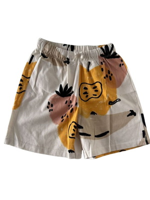 Zara kids shorts with fruit pattern size 5-6 years like new