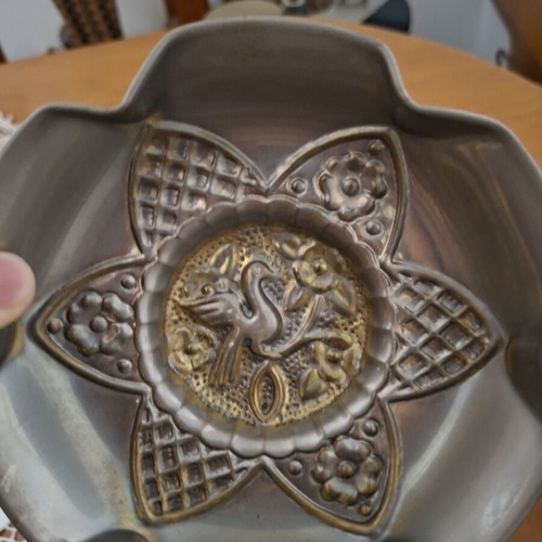 Decorative shell-shaped platter 1960 with 2 ashtrays with stands