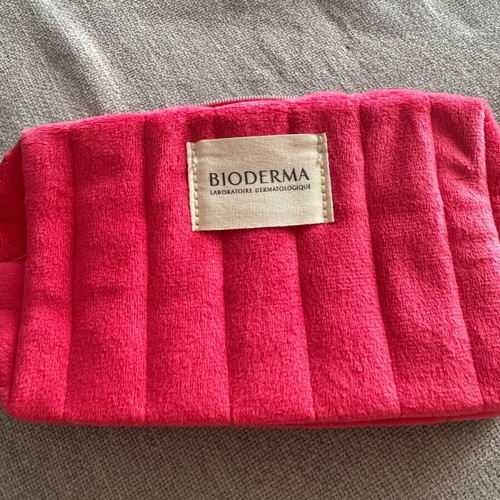 Bioderma toiletry bag like new, velvet red